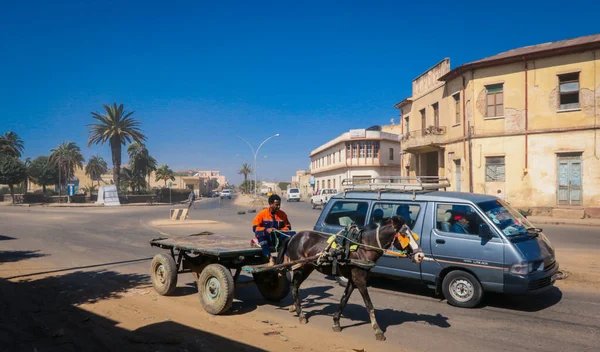 Asmara Eritrea 2019 November Helyiek Mindennapi Élete Asmara Központi Utcájában — Stock Fotó