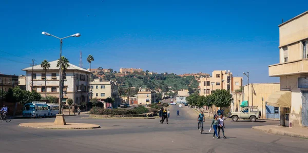 Asmara Eritrea 2019 November Helyiek Mindennapi Élete Asmara Központi Utcájában — Stock Fotó