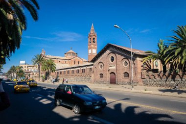 Asmara, Eritrea 'daki Bizim Meryem Ana Kilisesi' nin Eski Tuğla Binası.