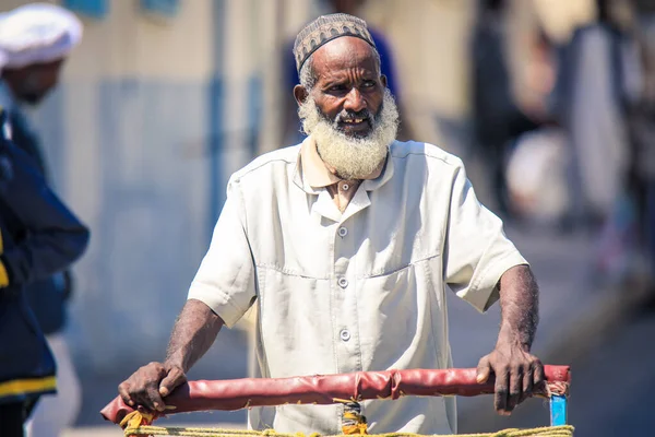 Keren Eritreia Novembro 2019 Homem Local Vestido Tradicional Mercado Animal — Fotografia de Stock