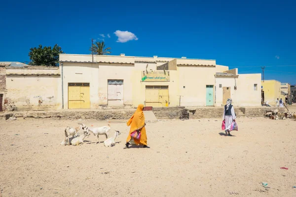 Keren Eritrea Listopadu 2019 Místní Eritrejci Procházející Blízkosti Trhu Ovocem — Stock fotografie