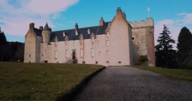 İskoçya 'daki Drum Castle' ın Aeril manzarası