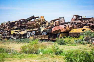 Asmara, Eritre 'deki Tank Mezarlığında Terk Edilmiş Ordu Tankları