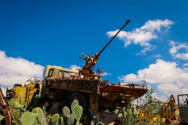Asmara, Eritre 'deki Tank Mezarlığında Terk Edilmiş Ordu Tankları