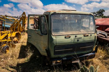 Asmara, Eritre 'deki Tank Mezarlığında Terk Edilmiş Ordu Tankları