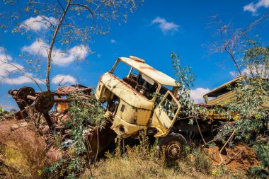 Asmara, Eritre 'deki Tank Mezarlığında Terk Edilmiş Ordu Tankları