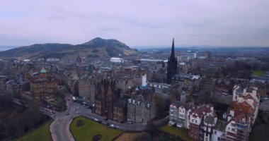 Edinburgh şehir merkezi, hava manzaralı.