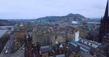 Edinburgh şehir merkezi, hava manzaralı.