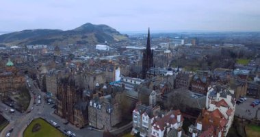 Edinburgh şehir merkezi, hava manzaralı.