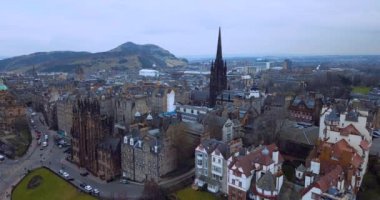 Edinburgh şehir merkezi, hava manzaralı.