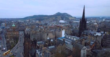 Edinburgh şehir merkezi, hava manzaralı.