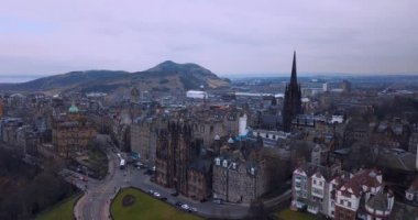 Edinburgh şehir merkezi, hava manzaralı.