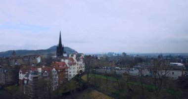 Edinburgh şehir merkezi, hava manzaralı.