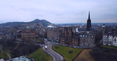 Edinburgh şehir merkezi, hava manzaralı.