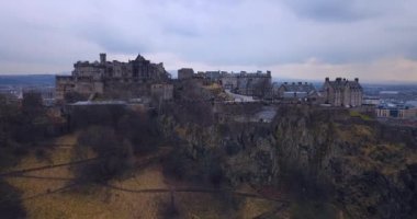 Şehrin ve Edinburgh 'daki kalenin havadan görünüşü