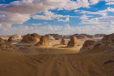 Beyaz Çöl Koruma Alanındaki Kum oluşumlarının panoramik görüntüsü, Farafra Vaha 'sındaki Ulusal Park, Mısır