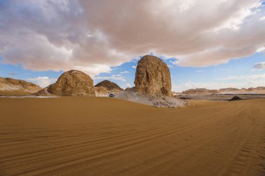 Beyaz Çöl Koruma Alanındaki Kum oluşumlarının panoramik görüntüsü, Farafra Vaha 'sındaki Ulusal Park, Mısır