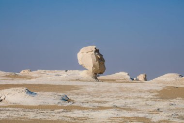 Beyaz Çöl Koruma Alanındaki Fantastik Sandy oluşumları Farafra Oasis, Mısır 'daki Ulusal Park' tır.