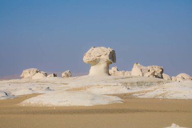 Beyaz Çöl Koruma Alanındaki Fantastik Sandy oluşumları Farafra Oasis, Mısır 'daki Ulusal Park' tır.