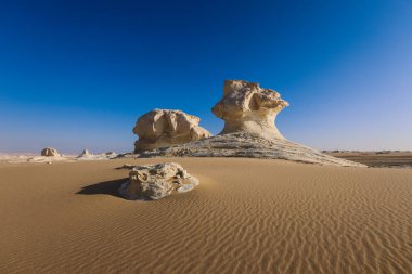 Beyaz Çöl Koruma Alanındaki Fantastik Sandy oluşumları Farafra Oasis, Mısır 'daki Ulusal Park' tır.