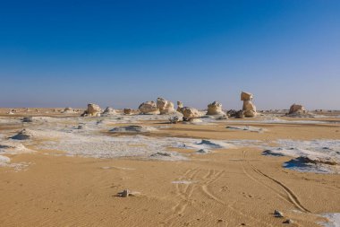 Beyaz Çöl Koruma Alanındaki Fantastik Sandy oluşumları Farafra Oasis, Mısır 'daki Ulusal Park' tır.