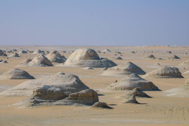 Beyaz Çöl Koruma Alanındaki Sandy Hills, Mısır 'ın Farafra Oasis kentindeki Ulusal Park' tır.