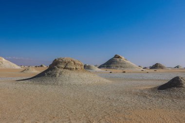 Beyaz Çöl Koruma Alanındaki Sandy Hills, Mısır 'ın Farafra Oasis kentindeki Ulusal Park' tır.
