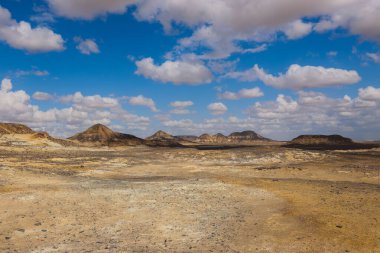 Kara Çöl 'deki Sandy Hills Panoramik Manzarası, Mısır' ın Farafra Oasis kentindeki Ulusal Park 'tır.