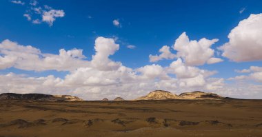 Kara Çöl 'deki Sandy Hills Panoramik Manzarası, Mısır' ın Farafra Oasis kentindeki Ulusal Park 'tır.