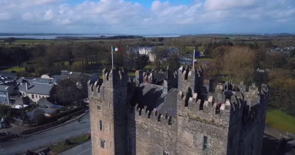 Vista Aérea Del Castillo Bunratty Irlanda — Vídeos de Stock