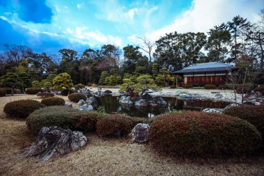Kyoto, Japonya - 08 Ocak 2020 Nijo Kalesi 'nin Yeşil Bahçesi