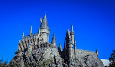 Osaka, Japonya - 07 Ocak 2020: Evrensel Stüdyo Japonya Parkı ve Gündüz Saati 'ndeki Sihirli Dünya' ya bak