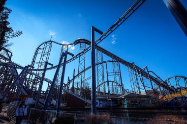Japonya 'daki Fuji Q Highland parkındaki en heyecan verici ve en yüksek hız trenleri.