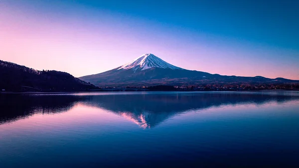 Рассвет Видом Гору Фудзи Чистом Розовом Фиолетовом Небе Япония — стоковое фото