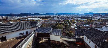 Himeji, Japonya - 08 Ocak 2020: İş Binaları ve Evleri ile Himeji şehrine Panoramik Manzara
