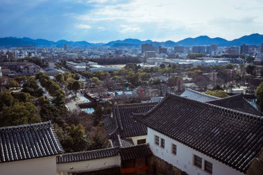 Himeji, Japonya - 08 Ocak 2020: İş Binaları ve Evleri ile Himeji şehrine Panoramik Manzara