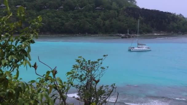 Belle Baie Avec Des Bateaux Aux Seychelles — Video