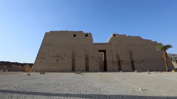 Hlavní Vstupní Brána Chrámu Medinet Habu Luxoru Egypt — Stock video