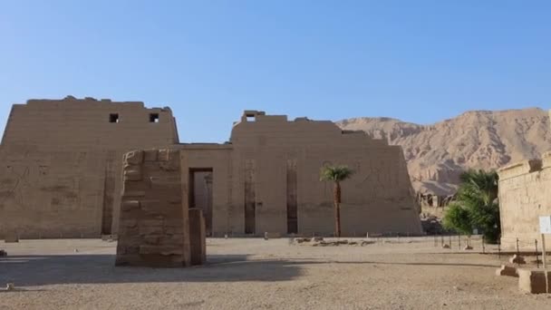 Portão Entrada Principal Para Templo Medinet Habu Luxor Egito — Vídeo de Stock