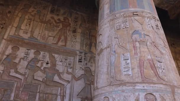 Colunas Templo Antigo Medinet Habu Luxor Egito — Vídeo de Stock