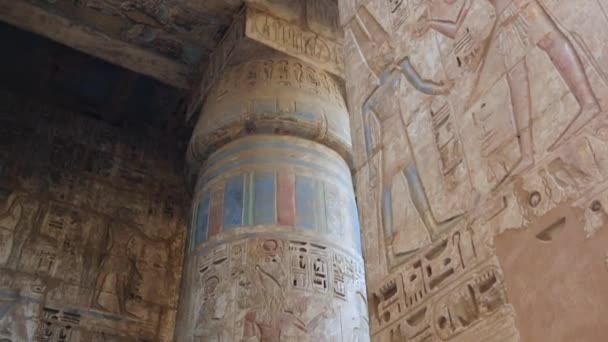 Colonnes Dans Ancien Temple Médinet Habu Louxor Egypte — Video