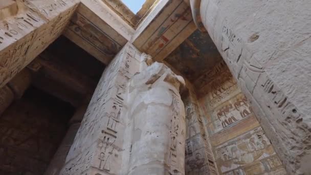 Antik Mısır Medinet Habu Tapınağı Ndaki Heykeller — Stok video