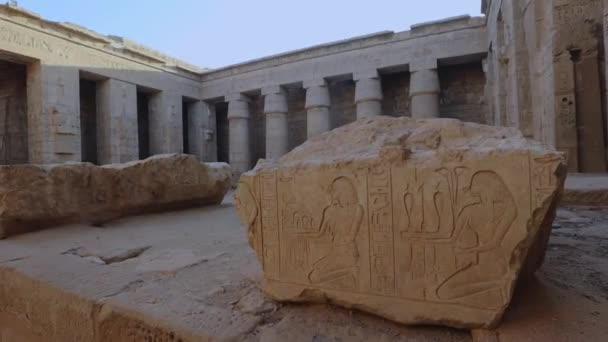 Standbeelden Oude Egyptische Tempel Van Medinet Habu Luxor — Stockvideo