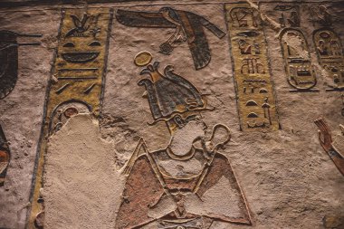 Mısır 'ın Lüksemburg kentindeki Krallar Vadisi' ndeki Firavun Mezarları 'nın içindeki Antik Mısır Çizimleri