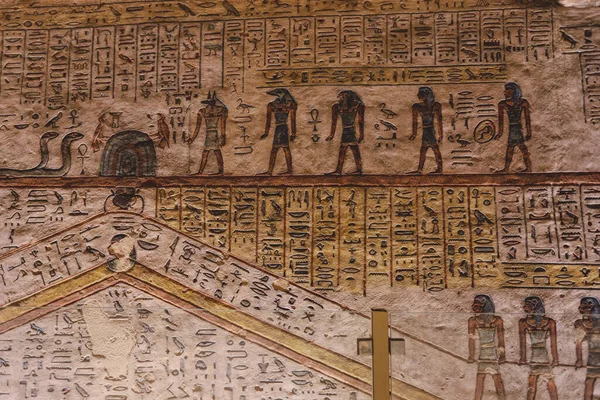 Starożytne Rysunki Egipskie Wewnątrz Grobowców Faraona Dolinie Królów Luksorze Egipt — Zdjęcie stockowe