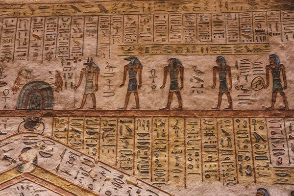 Starożytne Rysunki Egipskie Wewnątrz Grobowców Faraona Dolinie Królów Luksorze Egipt — Zdjęcie stockowe