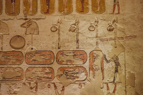 Antigos Desenhos Egípcios Dentro Dos Túmulos Faraó Vale Dos Reis — Fotografia de Stock
