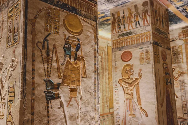Древние Египетские Рисунки Внутри Гробниц Фараона Долине Царей Луксоре Египет — стоковое фото