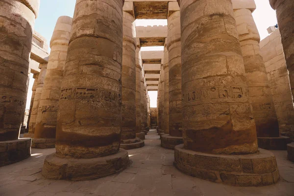 Luxor Egipto Noviembre 2020 Antiguas Columnas Masivas Del Complejo Del —  Fotos de Stock