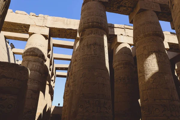 Louxor Égypte Novembre 2020 Anciennes Colonnes Massives Complexe Temple Karnak — Photo